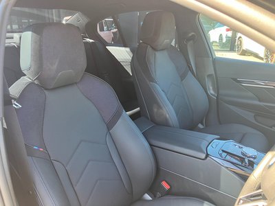 صورة مصغرة 12 لـ 2025 BMW 5 SERIES