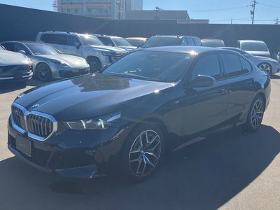 2025 BMW 5 SERIES — фото 1