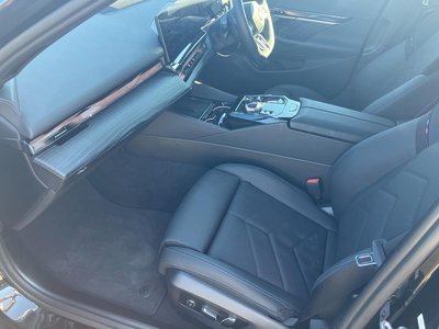 صورة مصغرة 15 لـ 2025 BMW 5 SERIES