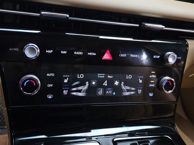 2024 Genesis G80 (RG3) thumbnail 17
