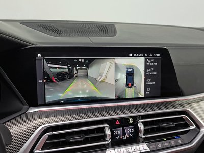 2021 BMW X6 — миниатюра 21