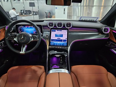 MERCEDES-BENZ GLC - 7