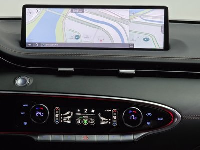 2022 Genesis GV70 — миниатюра 14