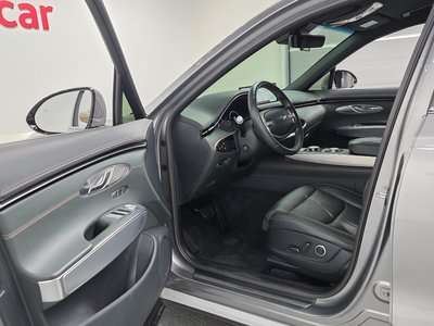 صورة 10 لـ 2022 Genesis GV70