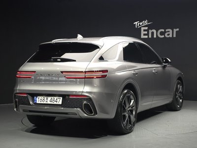 صورة 4 لـ 2022 Genesis GV70
