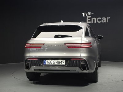 صورة 3 لـ 2022 Genesis GV70