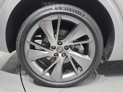 صورة 6 لـ 2022 Genesis GV70