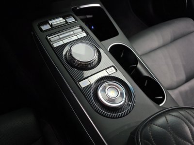 صورة 9 لـ 2022 Genesis GV70