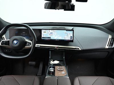 BMW IX - 4