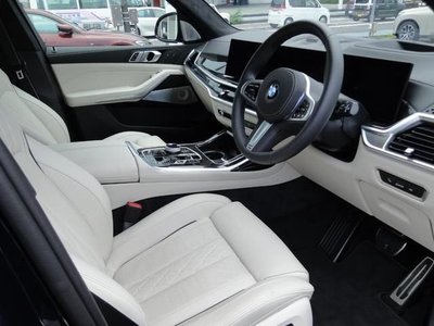 2025 BMW X7 照片 8