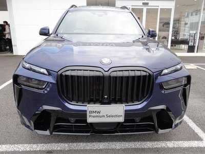 2025 BMW X7 照片 2