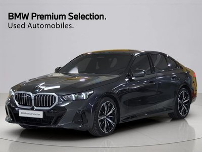 BMW 5 SERIES - 1