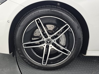 MERCEDES-BENZ E-CLASS - 6