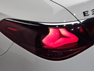 MERCEDES-BENZ E-CLASS - 10