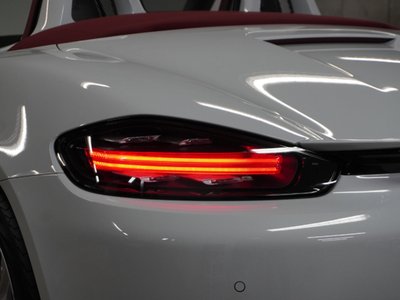 PORSCHE 718 - 8