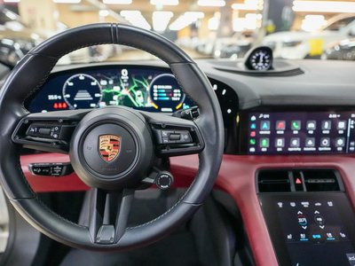 2022 Porsche TAYCAN thumbnail 11