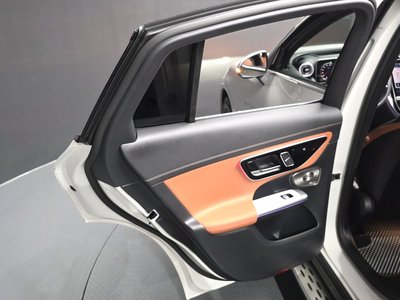 2025 Mercedes-BENZ GLC — миниатюра 16