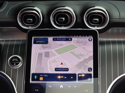 2025 Mercedes-BENZ GLC — миниатюра 21
