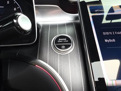 2025 Mercedes-BENZ GLC — миниатюра 37