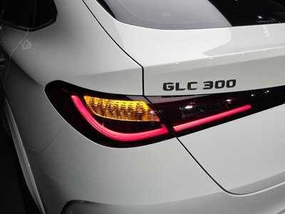 2025 Mercedes-BENZ GLC — миниатюра 11