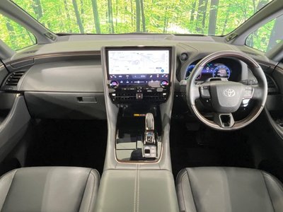 2025 Toyota ALPHARD — фото 2
