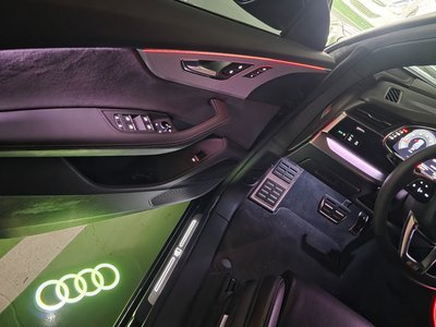 AUDI Q8 - 5