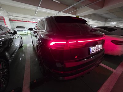 AUDI Q8 - 10