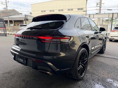 2022 Porsche MACAN photo 9