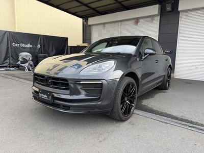 2022 Porsche MACAN photo 1