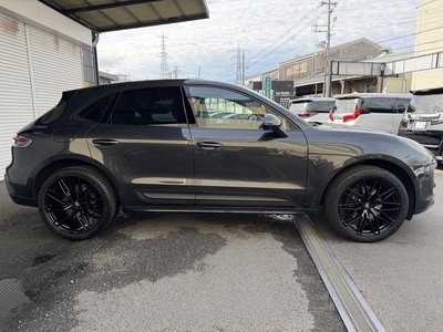 2022 Porsche MACAN photo 8