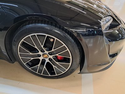 PORSCHE TAYCAN - 6