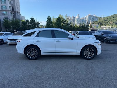 2023 Genesis GV70 photo 6