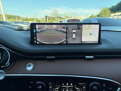 2023 Genesis GV70 photo 10