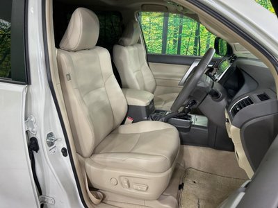 TOYOTA LAND CRUISER - 8