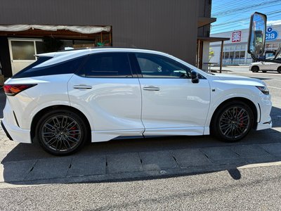 صورة مصغرة 4 لـ 2023 Lexus RX