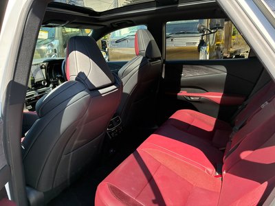صورة مصغرة 68 لـ 2023 Lexus RX