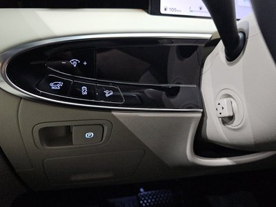 2024 Genesis GV70 — миниатюра 25