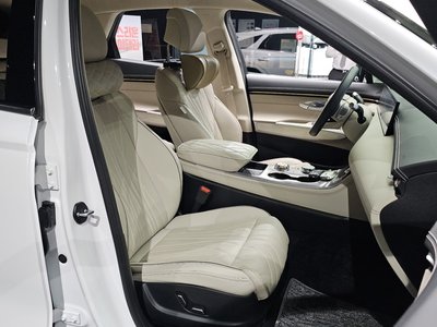 2024 Genesis GV70 — миниатюра 18