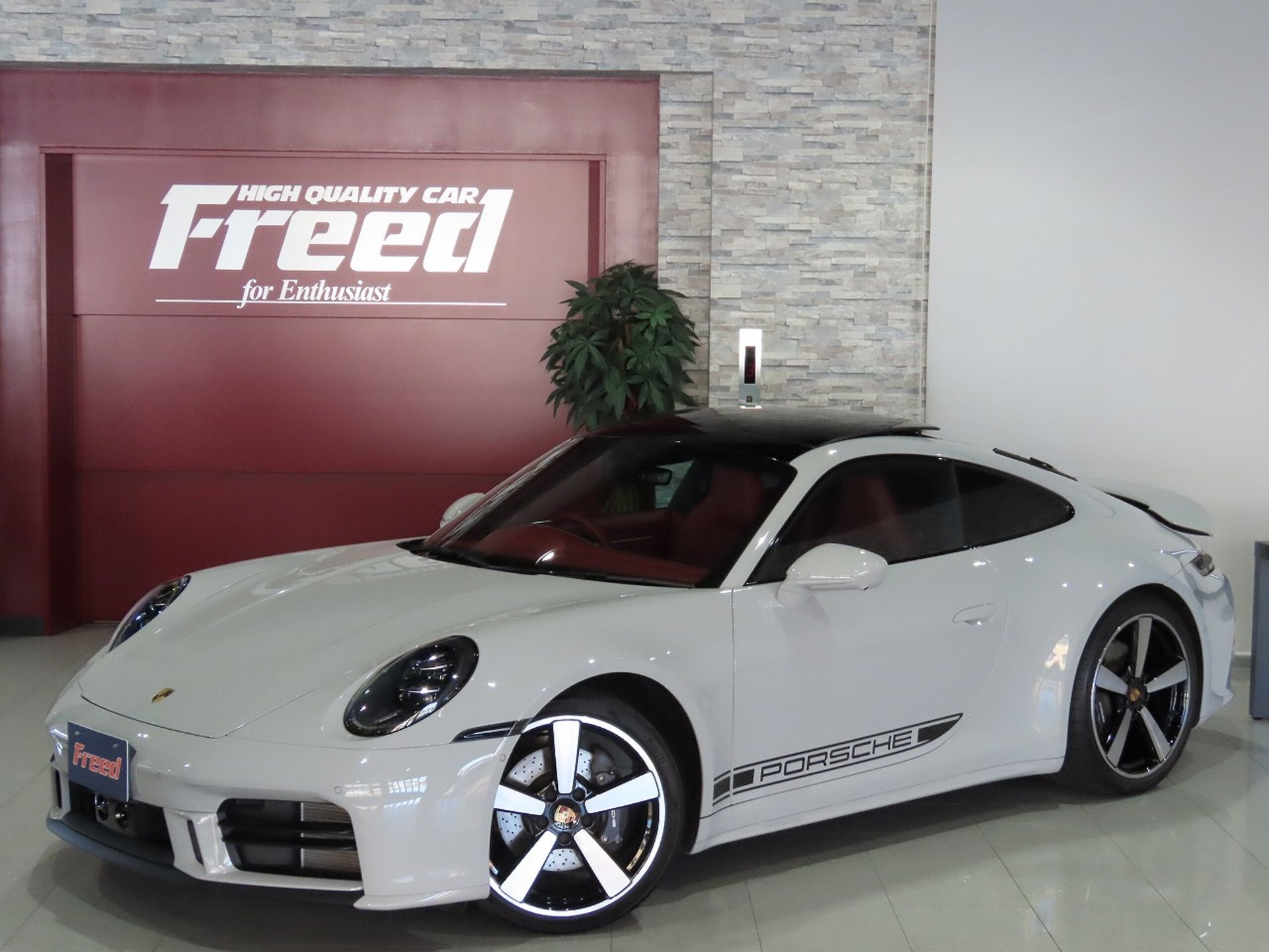 PORSCHE 911 - View 1