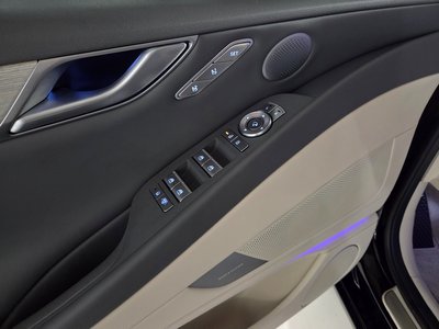 صورة 10 لـ 2025 Genesis G80 (RG3)