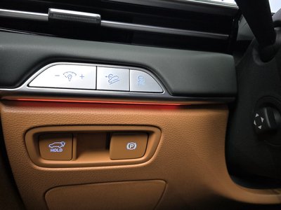 2024 Genesis GV80 thumbnail 24