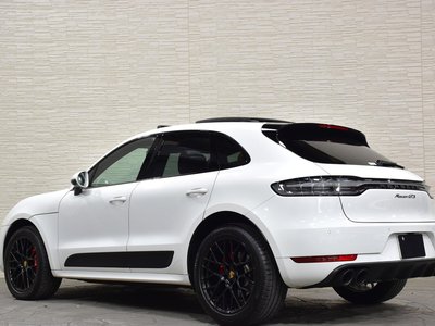 PORSCHE MACAN - 4