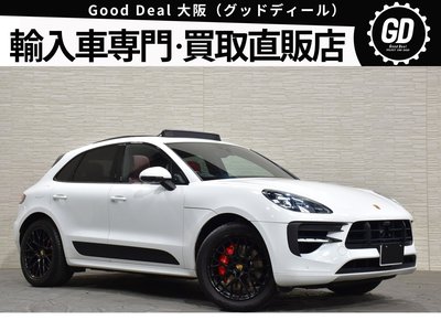 PORSCHE MACAN - 1