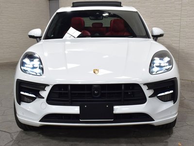 PORSCHE MACAN - 8