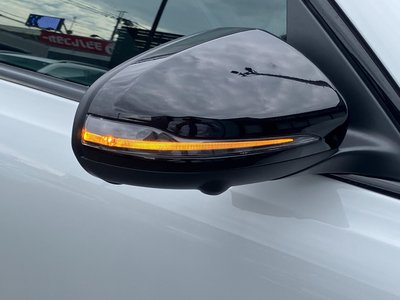 MERCEDES-BENZ GLB - 8