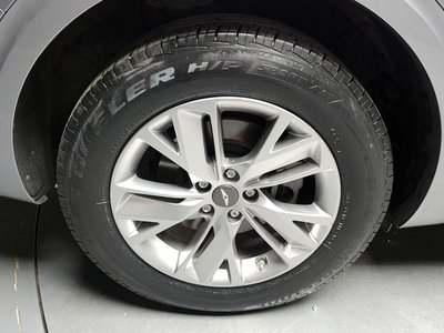 صورة 6 لـ 2021 Genesis GV70
