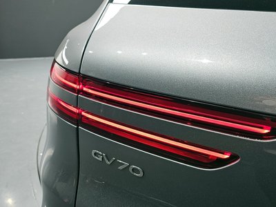 صورة 10 لـ 2021 Genesis GV70