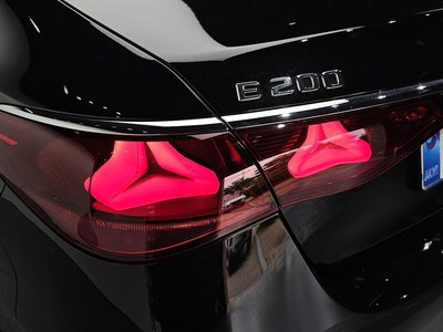MERCEDES-BENZ E-CLASS - 10