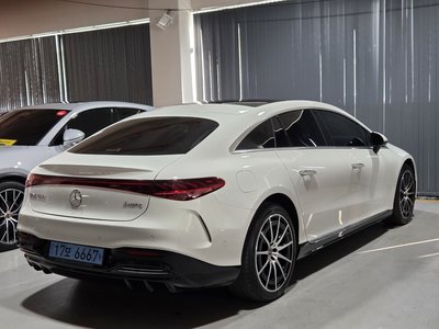 MERCEDES-BENZ EQS - 7