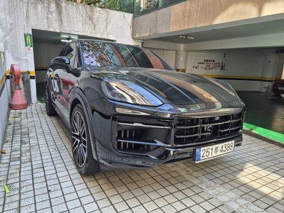 صورة 6 لـ 2024 Porsche CAYENNE